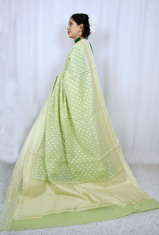 Muslin Jamdani sari